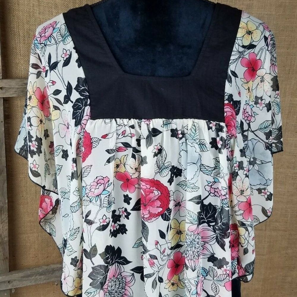 Urban Outfitter Lux women S blouse batwing sleeve peasant floral semi sheer boho